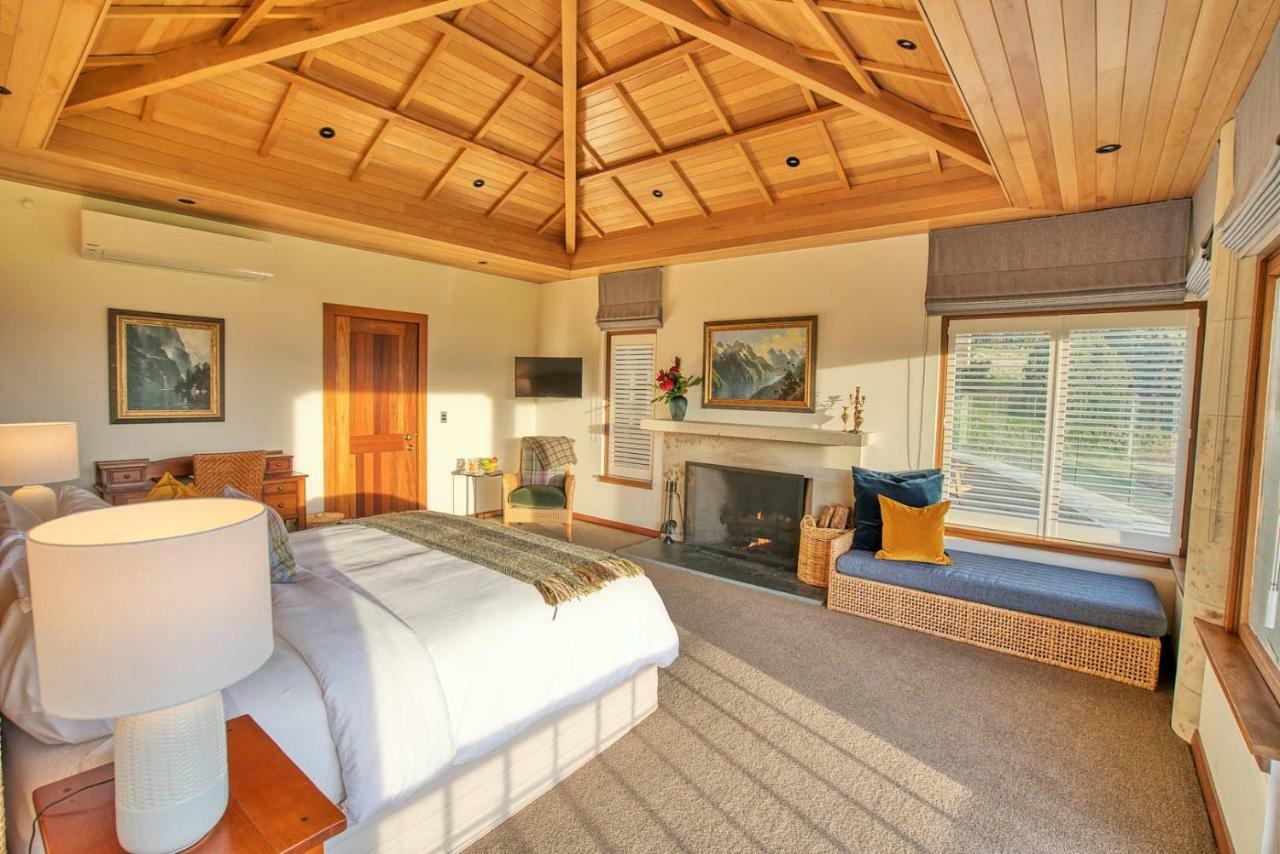 Cabot Lodge - Fiordland National Park Manapouri Exterior photo